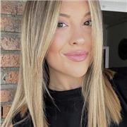 Profesora nativa americana imparte clases de inglés hasta ballicherato